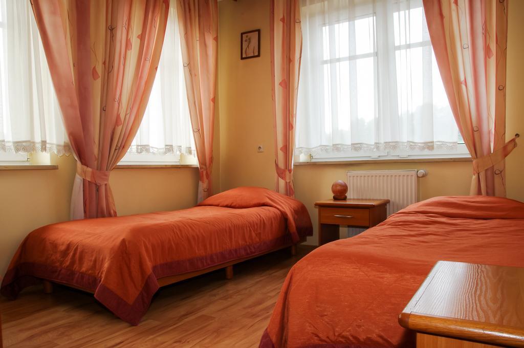 Hotel Sutoris Bochnia Cameră foto